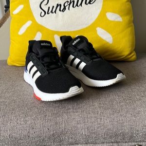 Boys Adidas Racer size 1